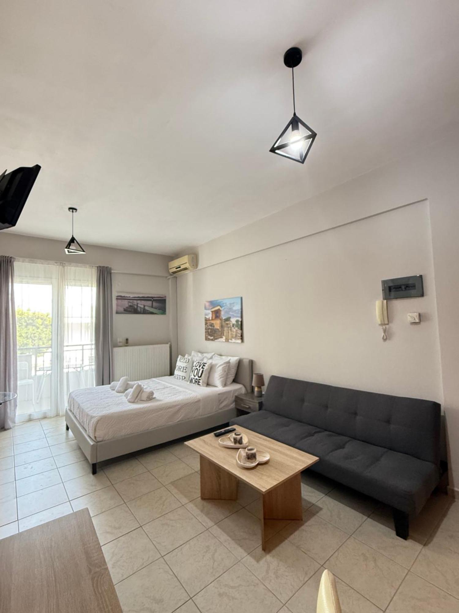 Ierapetra Suites & Studios Exteriör bild